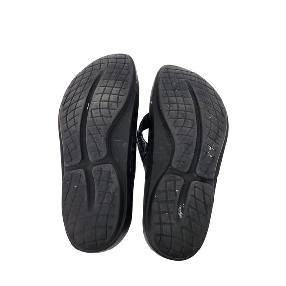 Oofos Black T-Strap Waterproof Casual Slip On Thong OOlala Luxe Leo Sandals 8 - Picture 8 of 9